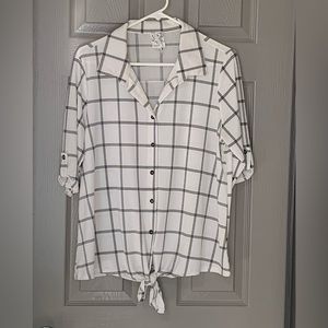 Naïf- White 3/4 sleeve top- XL